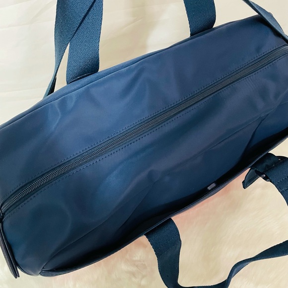 NWT Tommy Hilfiger Blue Duffle Bag - Picture 4 of 12